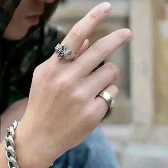 Men's 925 Silver Cross Ring - Picture 2 of 4